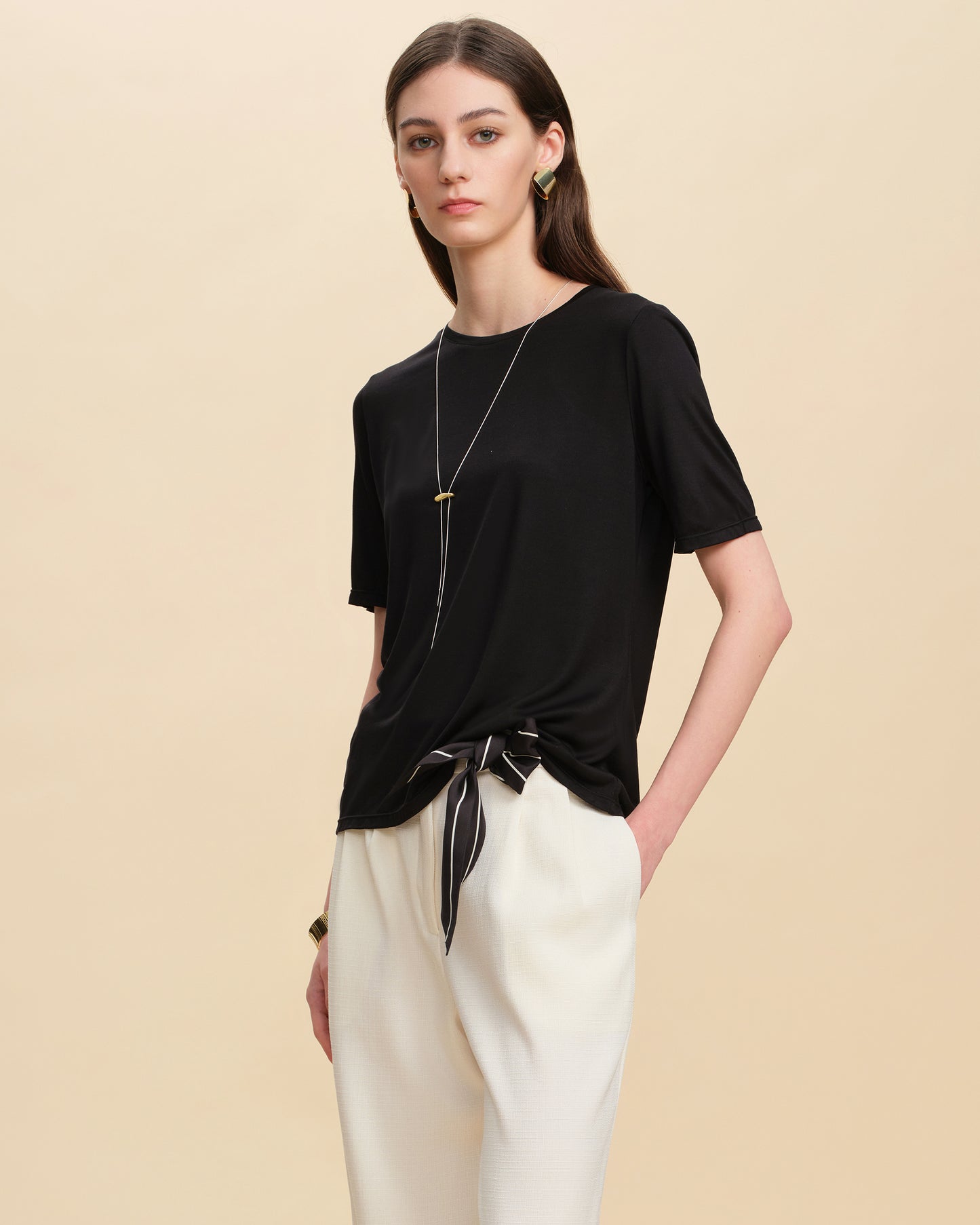 Simple Ribbed Trim Round Neck Top